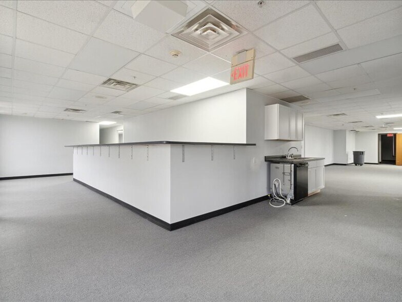 More Photos Of 1100 W Saginaw St, Lansing Medical For Sale