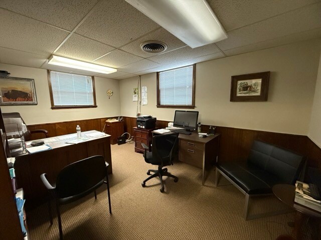 More Photos Of 401 N Main St, Princeton Office For Sale