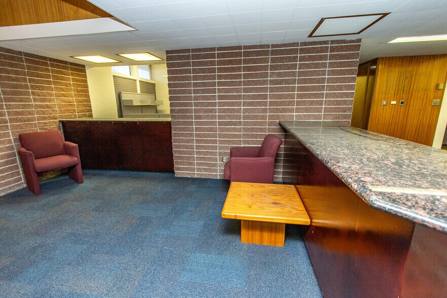 More Photos Of 971 E Broadway Ave, Atwater Office For Lease