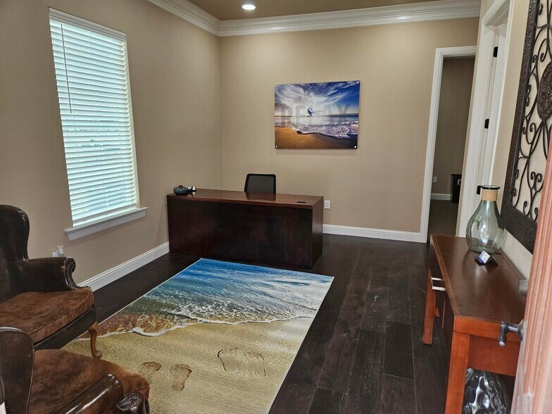 More Photos Of 1067 FM 306, New Braunfels Office For Lease