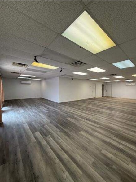 More Photos Of 101 E 3rd St, Burkburnett Office For Sale