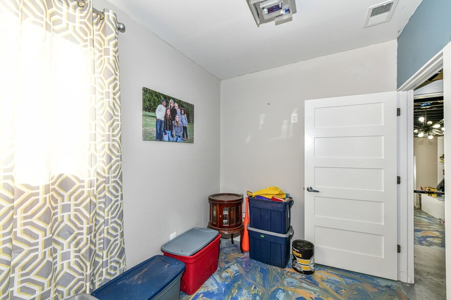 More Photos Of 2421 Central Ave, Indianapolis Office For Sale