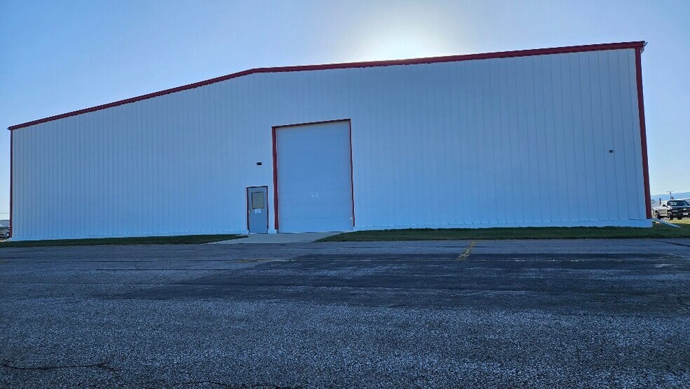 More Photos Of 113 Gulf Stream dr, Lewistown Service For Sale