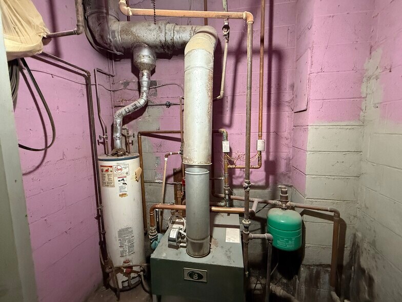 More Photos Of 11 Railroad Ave, Ridgefield Park Distribution For Lease