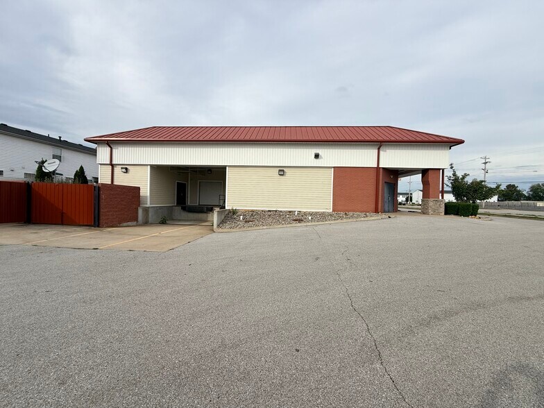 More Photos Of 535 Three Springs Rd, Bowling Green Freestanding For Sale