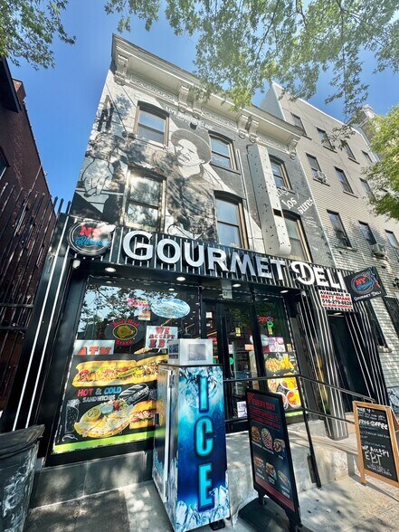 More Photos Of 322 Union Ave, Brooklyn General Retail For Sale