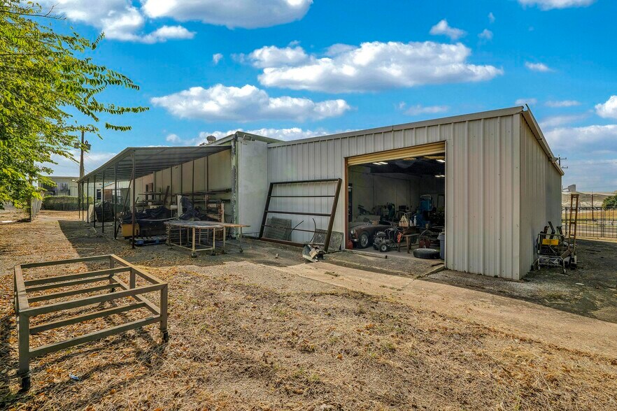 More Photos Of 11510 Nacogdoches rd, San Antonio Industrial For Sale