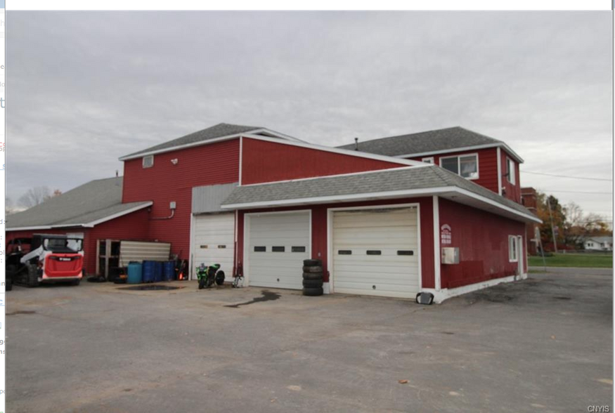 Primary Photo Of 585 S Main St, Central Square Auto Dealership For Sale