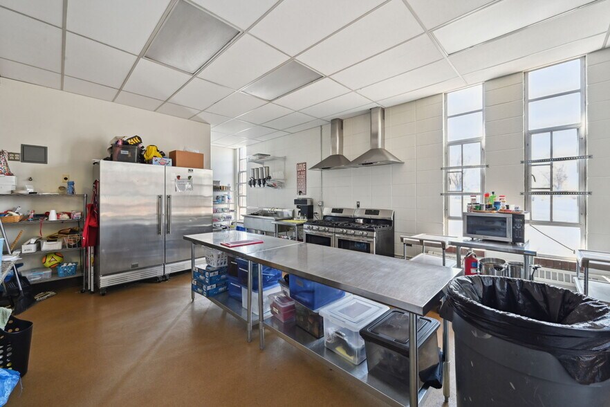 More Photos Of 6925 Carr St, Arvada Religious Facility For Lease