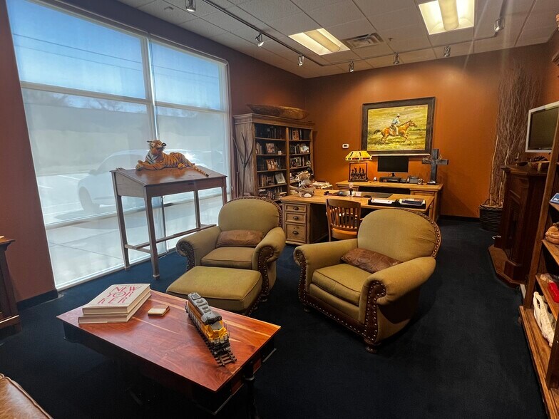More Photos Of 4300 Marsh Ridge Rd, Carrollton Showroom For Sale