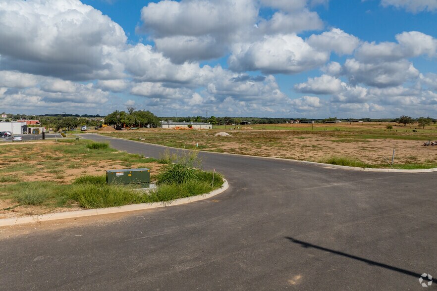 More Photos Of 208 Live Oak Way, Floresville Land For Sale