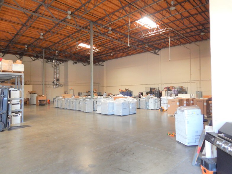 More Photos Of 4863 Shawline St, San Diego Light Distribution For Lease