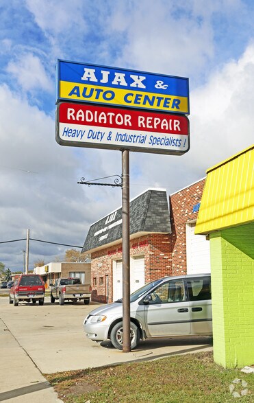 More Photos Of 14447 E 9 Mile Rd, Warren Auto Repair For Sale