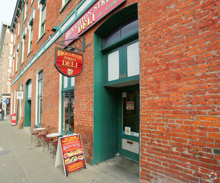 More Photos Of 1005 Broad St, Victoria Office For Lease