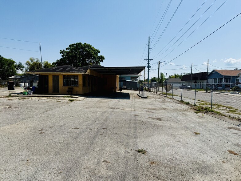 More Photos Of 3425 N 15th St, Tampa Auto Repair For Sale