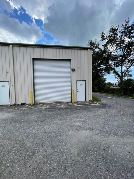 More Photos Of 6618-6628 26th Ct E, Sarasota Warehouse For Lease