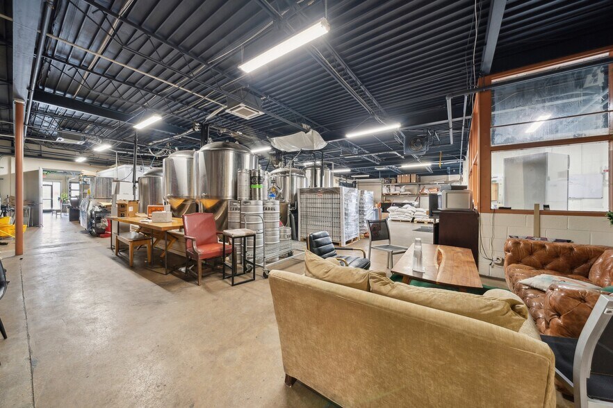 More Photos Of 704 Dawn St, Richmond Warehouse For Sale