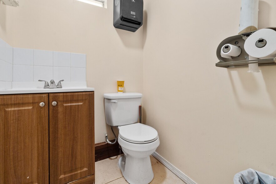 More Photos Of 1227 Deeds Ave, Dayton Warehouse For Lease