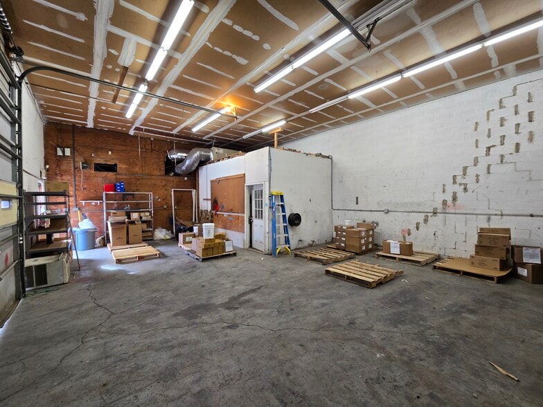 More Photos Of 5210 N Middlebrook Pike, Knoxville Warehouse For Sale