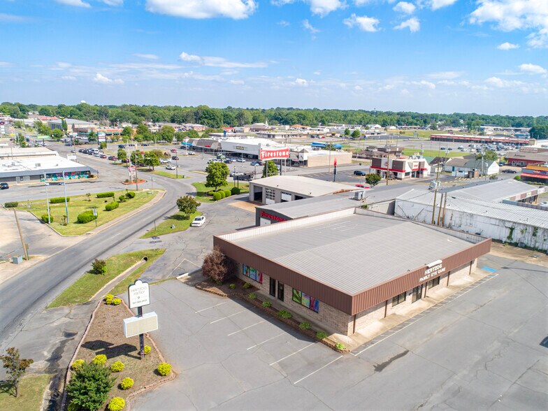 More Photos Of 1010 W Main St, Jacksonville Health Club For Sale