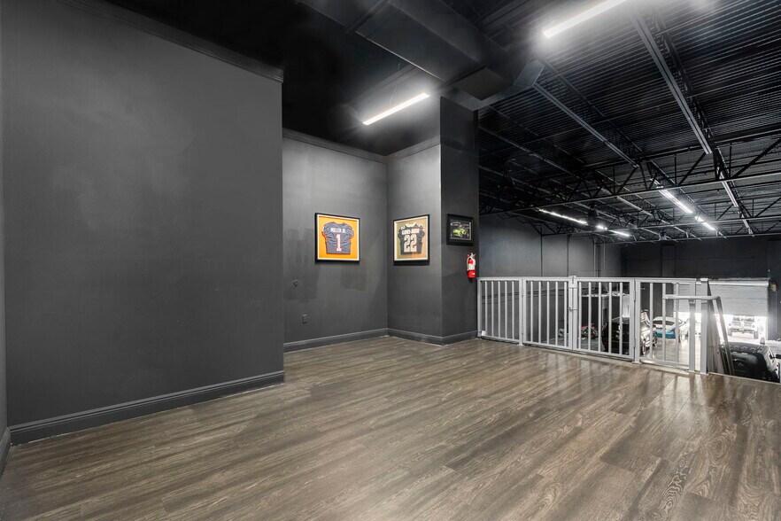 More Photos Of 7620 NW 25th St, Miami Distribution For Lease