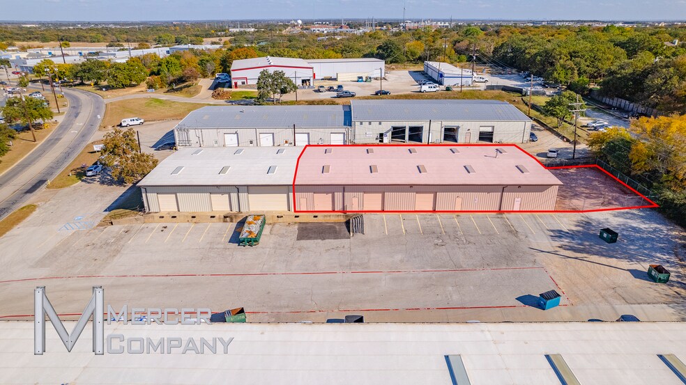 More Photos Of 1026 Shady Oaks Dr, Denton Unknown For Lease