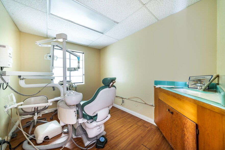 More Photos Of 13175 Paramount Blvd, South Gate Office For Sale