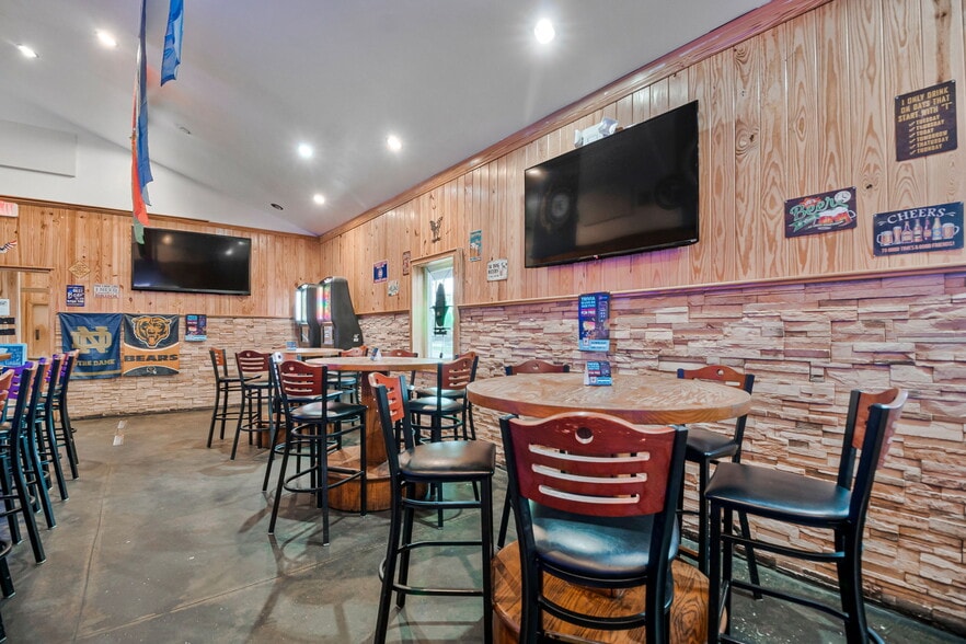 More Photos Of 2579 Douglas Ave, Brewton Restaurant For Sale