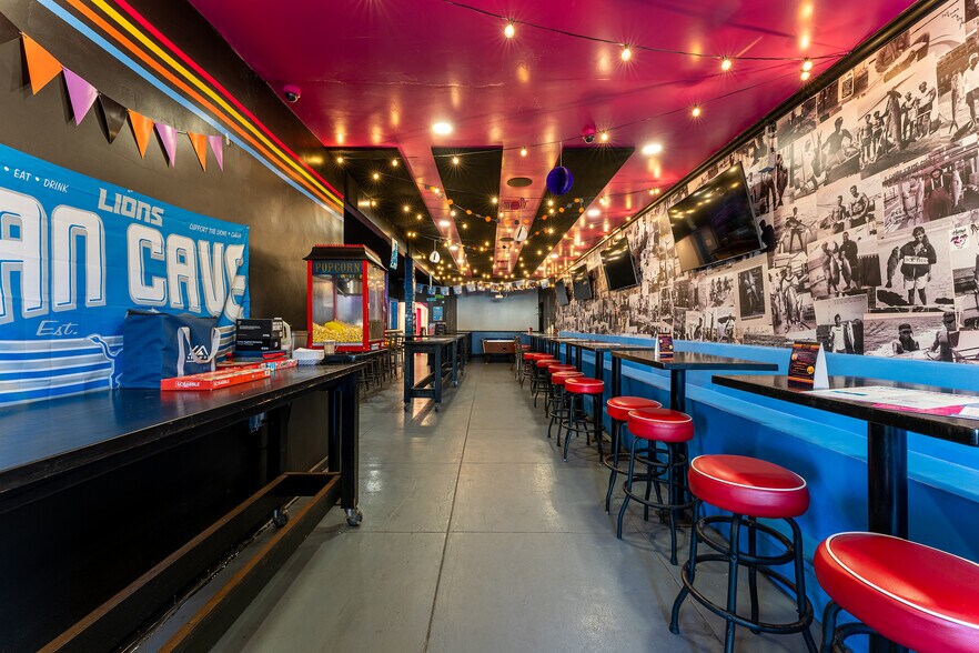 More Photos Of 5049 Newport Ave, San Diego Restaurant For Lease