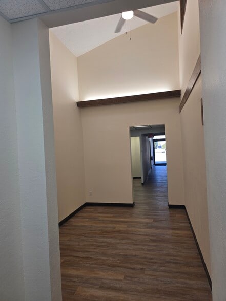 More Photos Of 822 Broad St, Beloit Office Residential For Lease