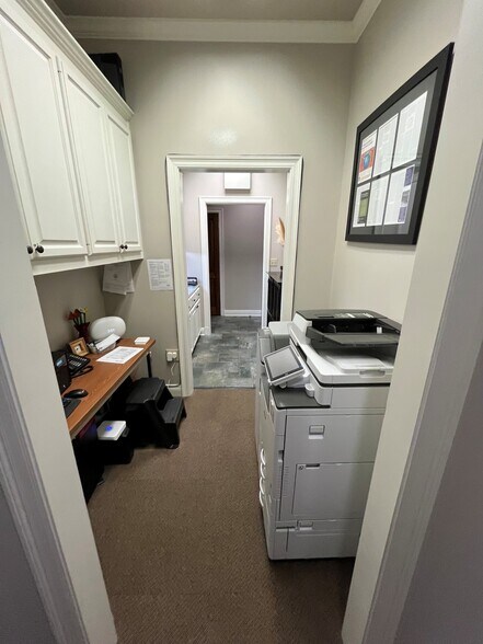 More Photos Of 2161 Quail Run, Baton Rouge Serviced Offices For Sale