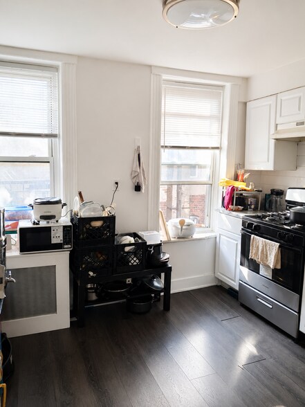 More Photos Of 331 Baldwin Ave, Jersey City Apartments For Sale