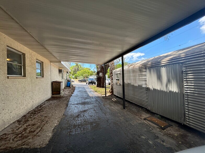 More Photos Of 6703 Massachusetts Ave, New Port Richey Showroom For Sale