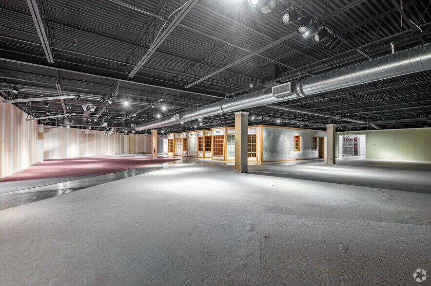 More Photos Of 4505 LBJ Fwy, Farmers Branch Freestanding For Lease