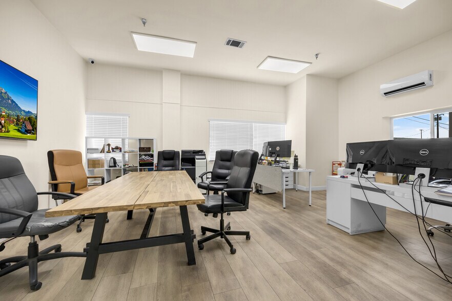More Photos Of 2717 Tanager Ave, Commerce Warehouse For Sale