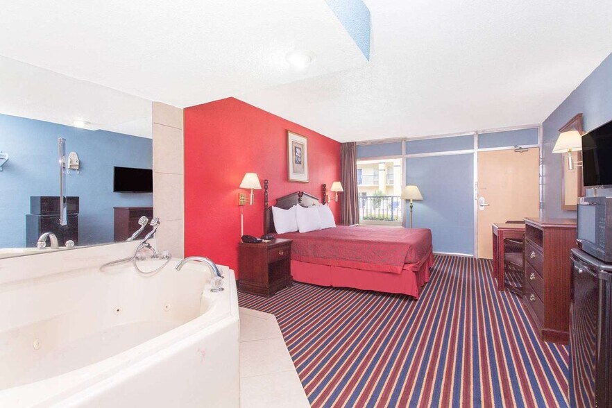 More Photos Of 422 W Oglethorpe Blvd, Albany Hotel For Sale