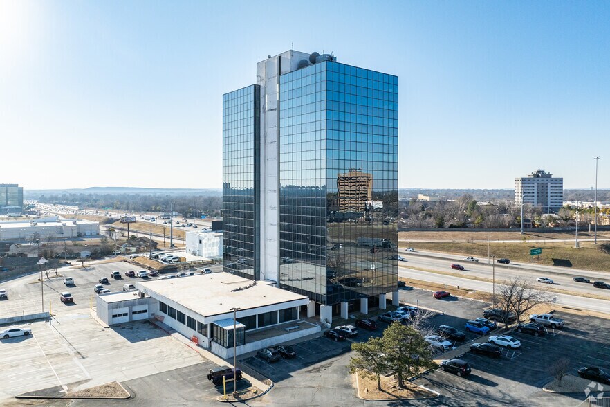 More Photos Of 5800 E Skelly Dr, Tulsa Office For Lease