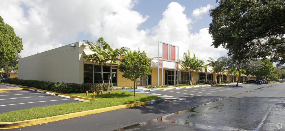 More Photos Of 4101 Ravenswood Rd, Dania Beach Unknown For Lease