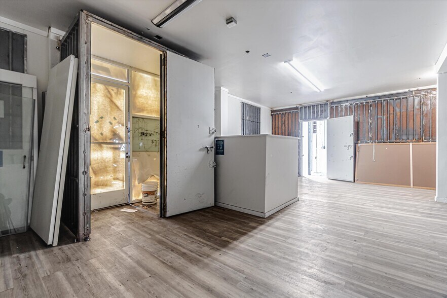 More Photos Of 1606 Harrison St, San Francisco Service For Sale
