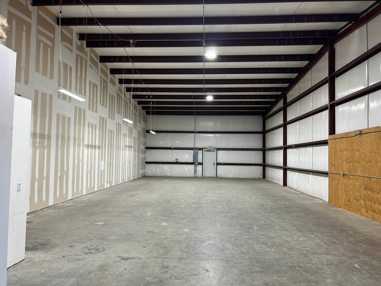 More Photos Of 3384 NE 34th ave, Wildwood Unknown For Lease