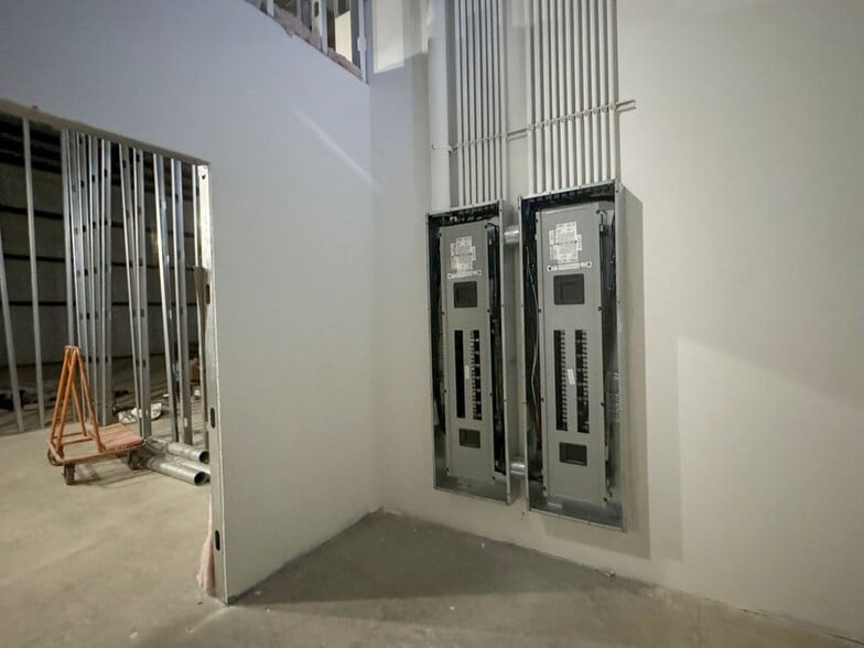 More Photos Of 369 Enterprise Dr, Batesville Industrial For Sale