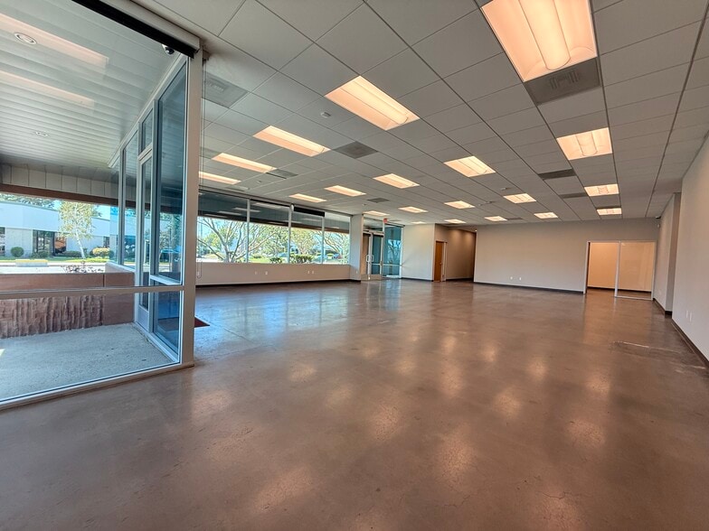 More Photos Of 9350 Eton Ave, Chatsworth Warehouse For Sale