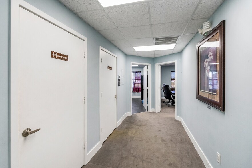 More Photos Of 1615 14th Ave, Vero Beach Medical For Sale