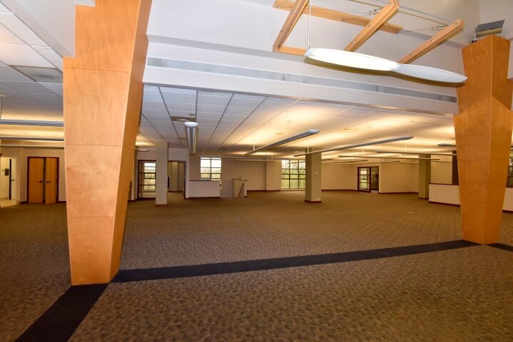 More Photos Of 2834 Northgate Dr, Iowa City Office For Sale