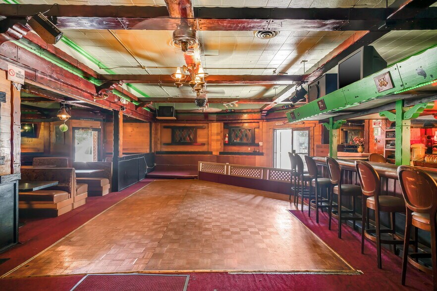 More Photos Of 11456-11464 Whittier Blvd, Whittier Restaurant For Sale