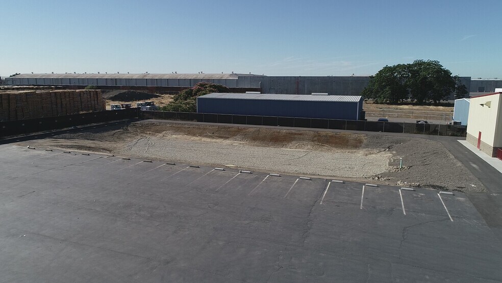 More Photos Of 506-530 El Roya Ave, Modesto Warehouse For Lease