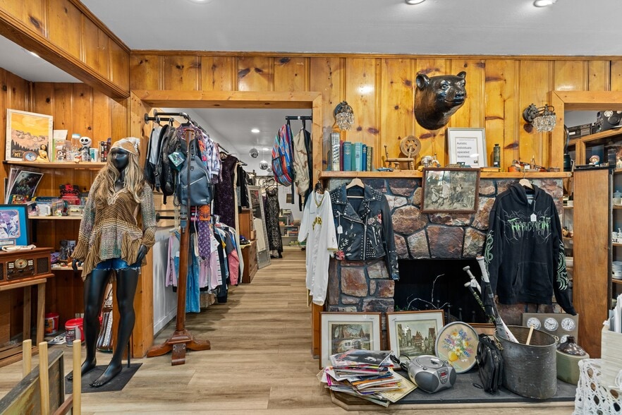 More Photos Of 2562 Alpine Blvd, Alpine Storefront Retail Residential For Sale