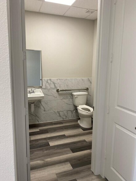 More Photos Of 25145 Star Ln, Katy Unknown For Lease