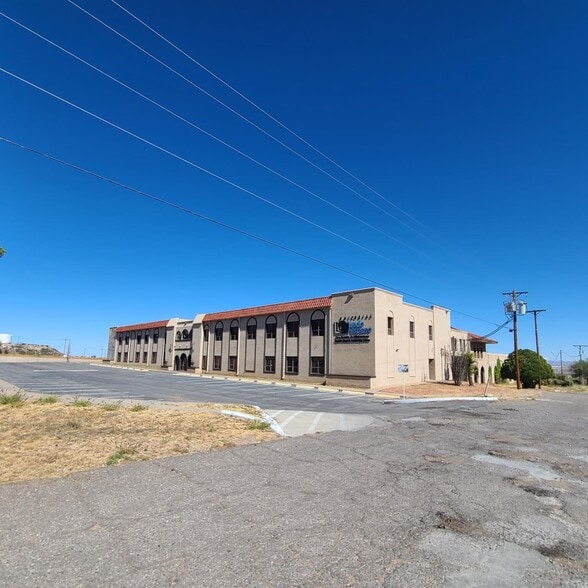 More Photos Of 7000 Alabama St, El Paso Medical For Lease