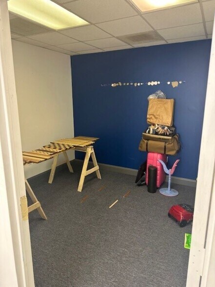 More Photos Of 7666 Fullerton Rd, Springfield Warehouse For Lease